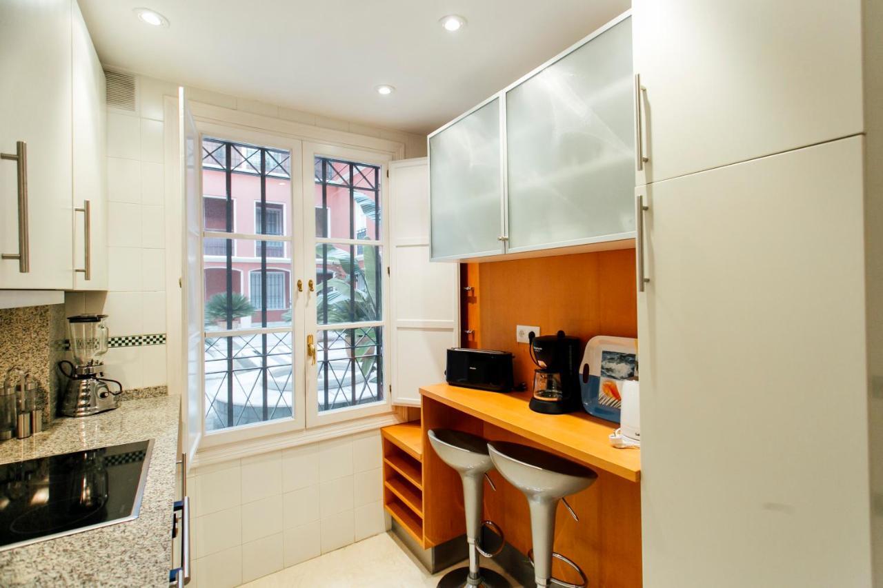 Wide With Terrace- 2bd 1bth- Santa Cruz Seville