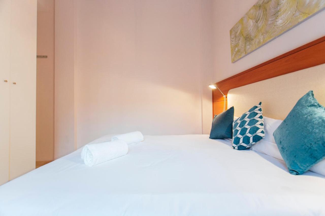 Wide With Terrace- 2bd 1bth- Santa Cruz Séville