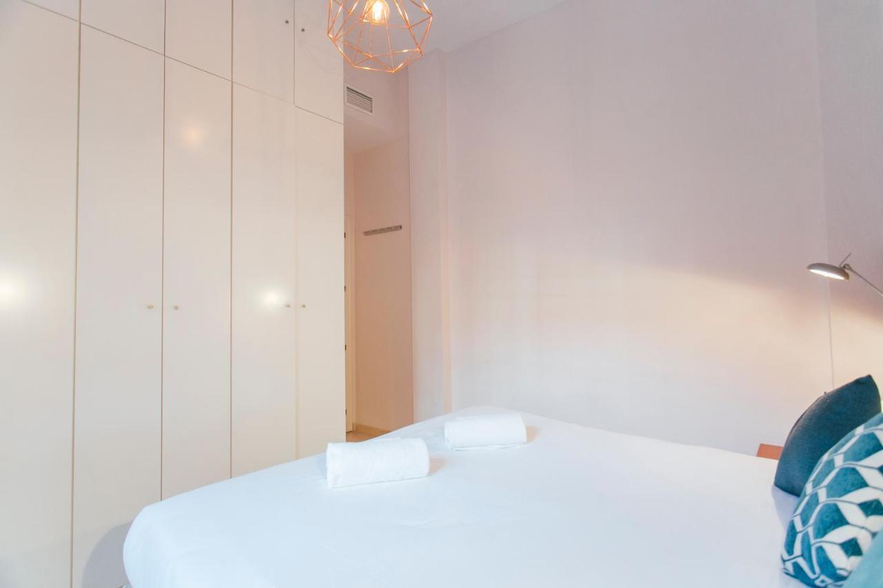 Wide With Terrace- 2bd 1bth- Santa Cruz * Séville